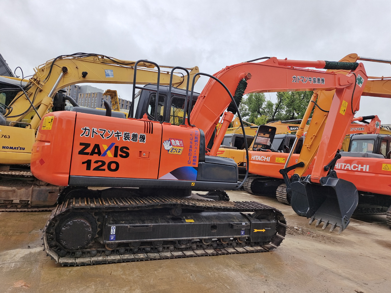 HITACHI ZX120 ZX 120 ZX200-3 - Máy xúc bánh xích: hình 1 HITACHI ZX120 ZX 120 ZX200-3 - Máy xúc bánh xích: hình 1