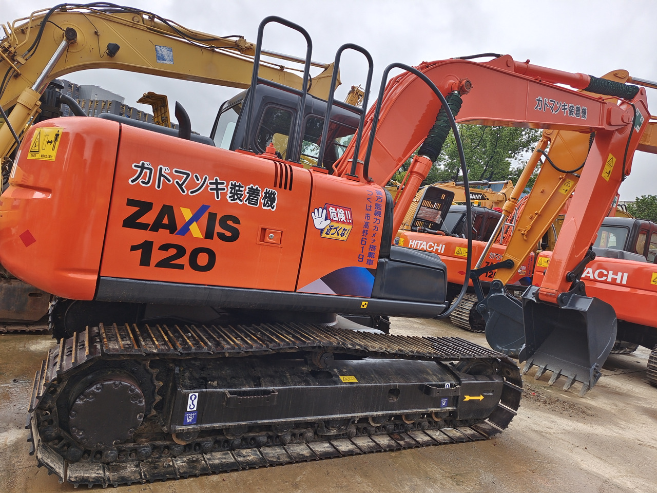 HITACHI ZX120 ZX 120 ZX200-3 - Máy xúc bánh xích: hình 3 HITACHI ZX120 ZX 120 ZX200-3 - Máy xúc bánh xích: hình 3