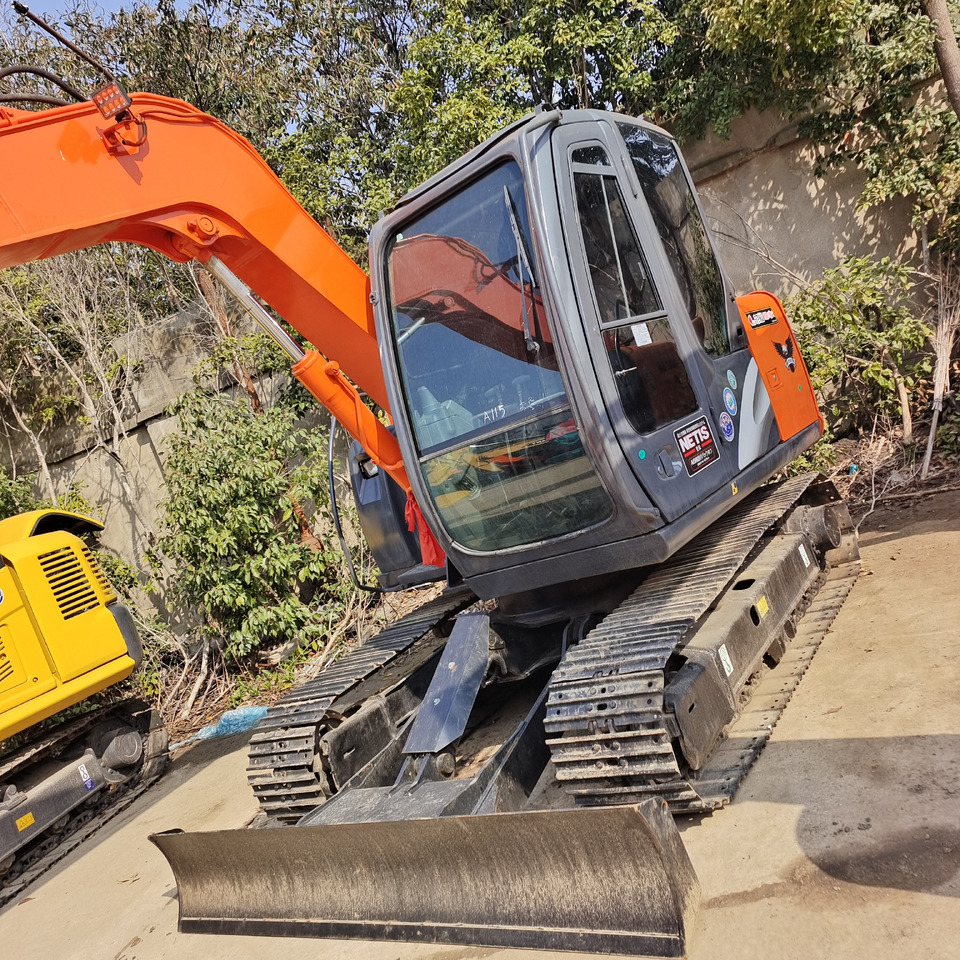 HITACHI ZX70 - Máy xúc mini: hình 3 HITACHI ZX70 - Máy xúc mini: hình 3