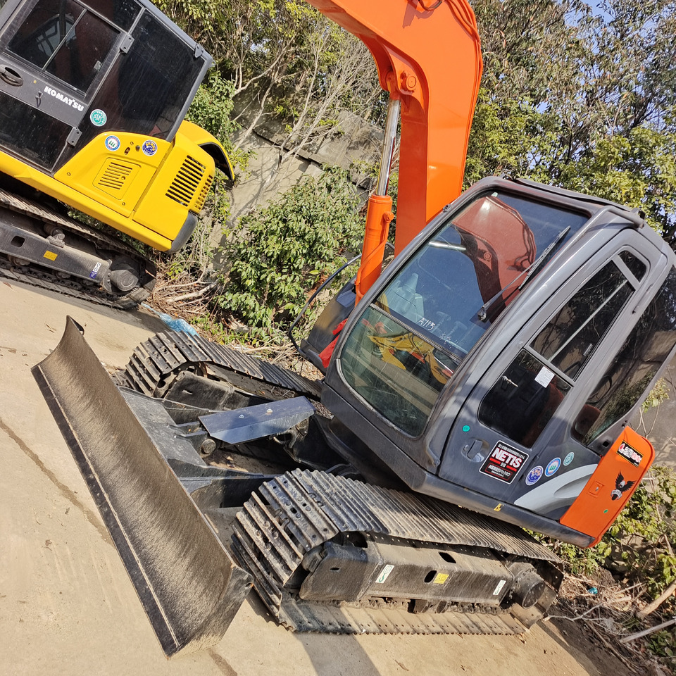 HITACHI ZX70 ZX120 ZX200 - Máy xúc bánh xích: hình 3 HITACHI ZX70 ZX120 ZX200 - Máy xúc bánh xích: hình 3