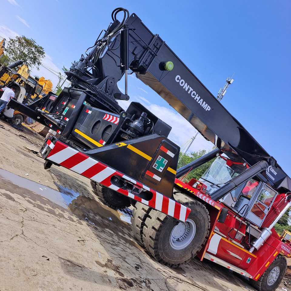 KALMAR DRF450 DRT DRU 45 TON - Xe tiếp cận xếp chồng: hình 4 KALMAR DRF450 DRT DRU 45 TON - Xe tiếp cận xếp chồng: hình 4