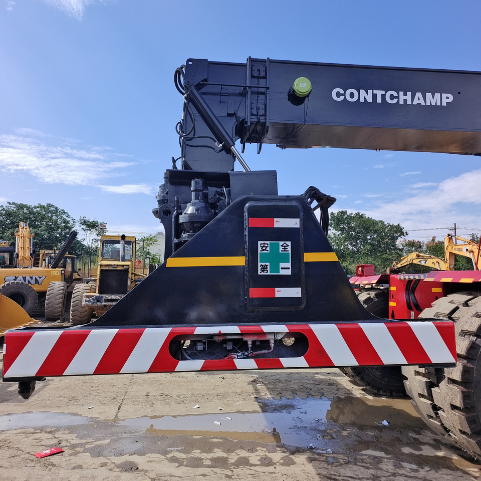 KALMAR DRF450 DRT DRU 45 TON - Xe tiếp cận xếp chồng: hình 2 KALMAR DRF450 DRT DRU 45 TON - Xe tiếp cận xếp chồng: hình 2