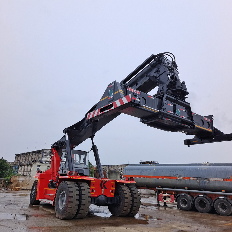 KALMAR DRF450 - Xe tiếp cận xếp chồng: hình 3 KALMAR DRF450 - Xe tiếp cận xếp chồng: hình 3