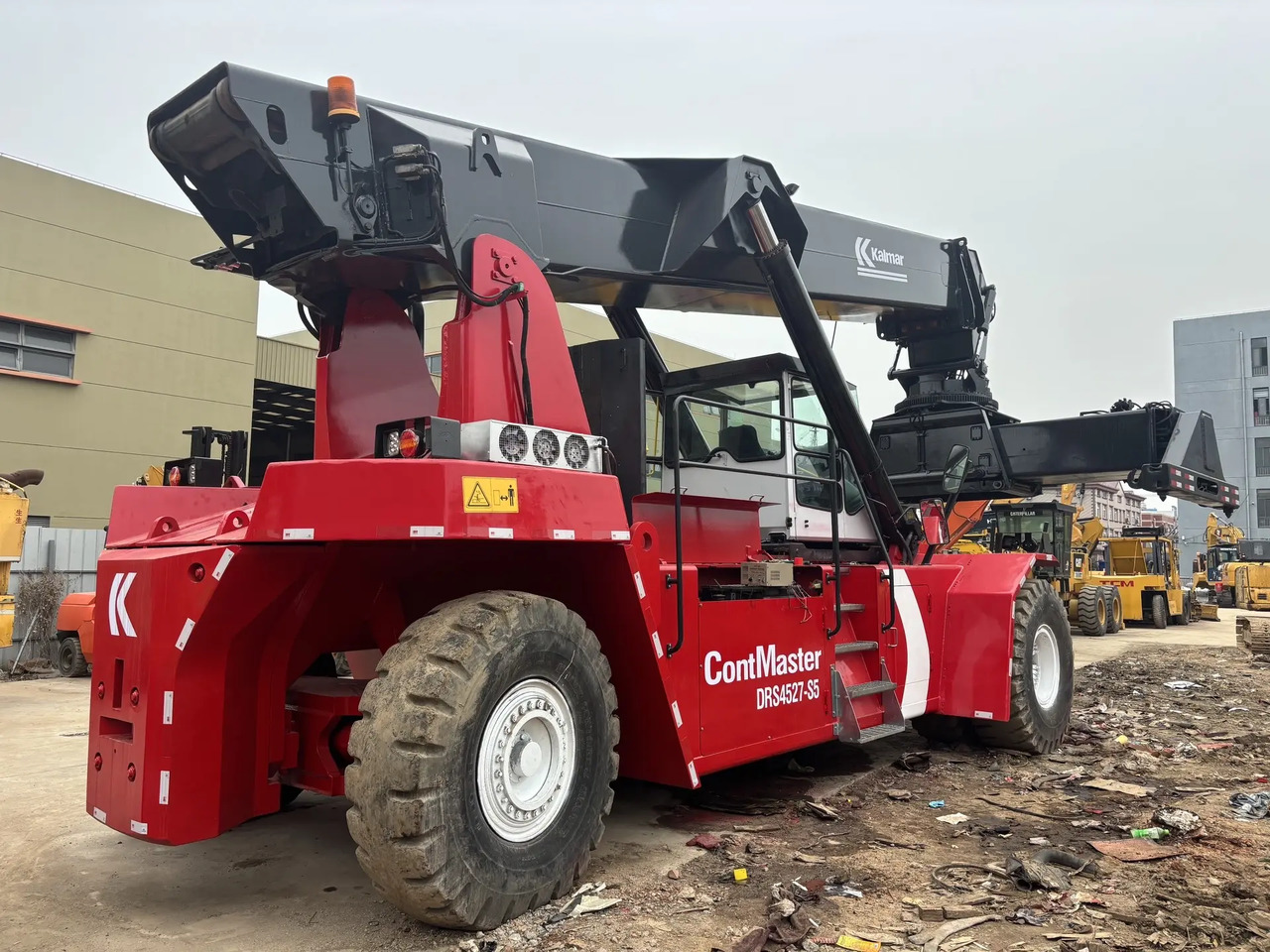 KALMAR DRS 4527 - S5 DRF450 DRT 450 45TON CONTAINER HANDLER - Xe tiếp cận xếp chồng: hình 1 KALMAR DRS 4527 - S5 DRF450 DRT 450 45TON CONTAINER HANDLER - Xe tiếp cận xếp chồng: hình 1