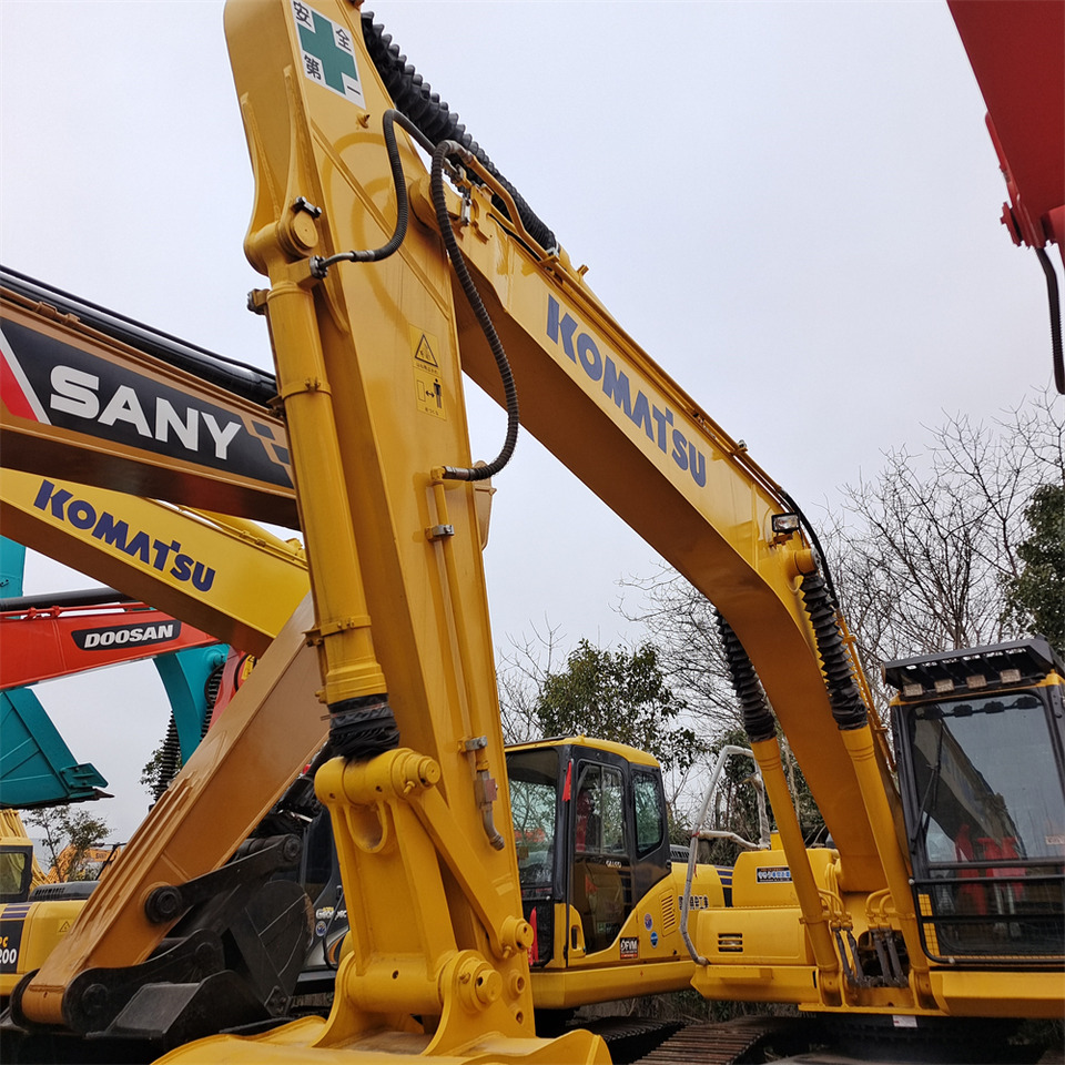 KOMATSU PC210LC-8 - Máy xúc bánh xích: hình 2 KOMATSU PC210LC-8 - Máy xúc bánh xích: hình 2