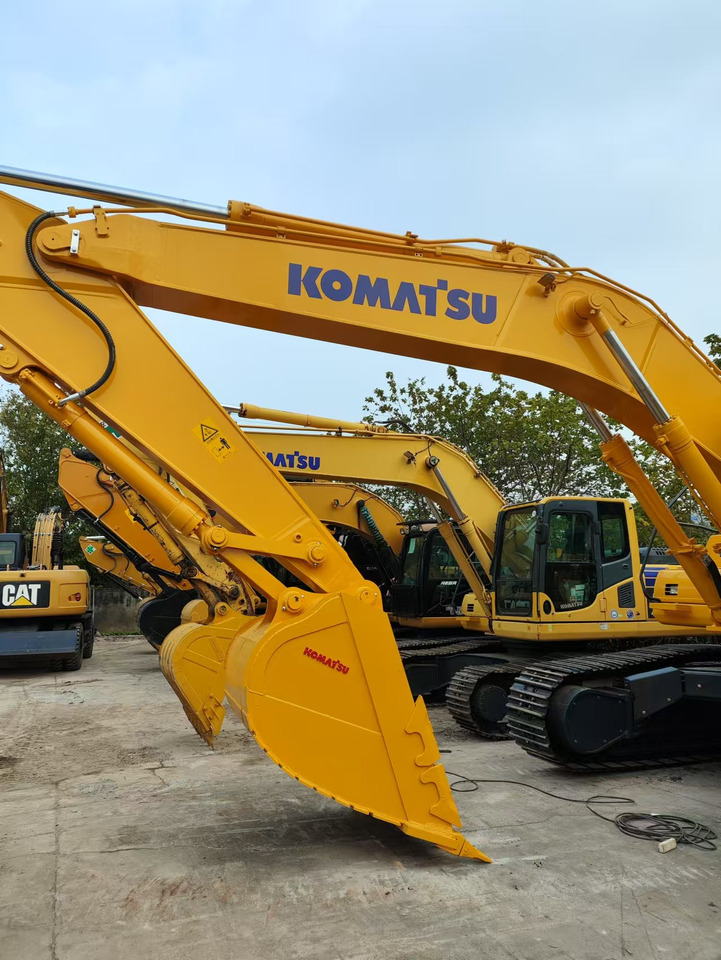 KOMATSU PC450-8 - Máy xúc bánh xích: hình 2 KOMATSU PC450-8 - Máy xúc bánh xích: hình 2