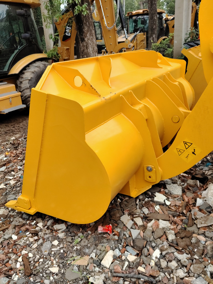 KOMATSU WA320-5 - Máy xúc lật bánh lốp: hình 3 KOMATSU WA320-5 - Máy xúc lật bánh lốp: hình 3