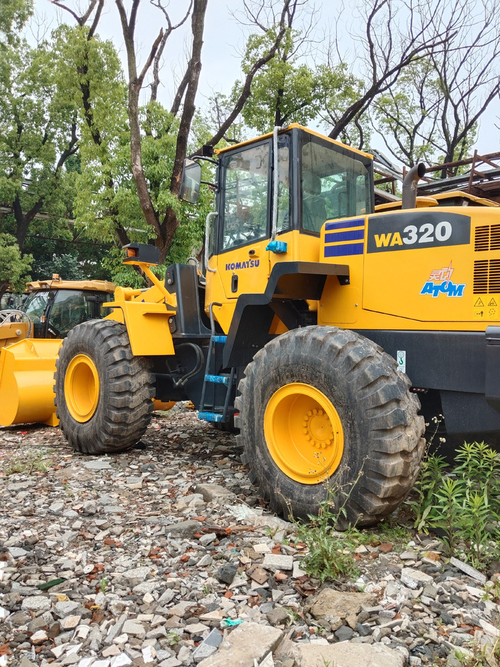 KOMATSU WA320-5 - Máy xúc lật bánh lốp: hình 1 KOMATSU WA320-5 - Máy xúc lật bánh lốp: hình 1