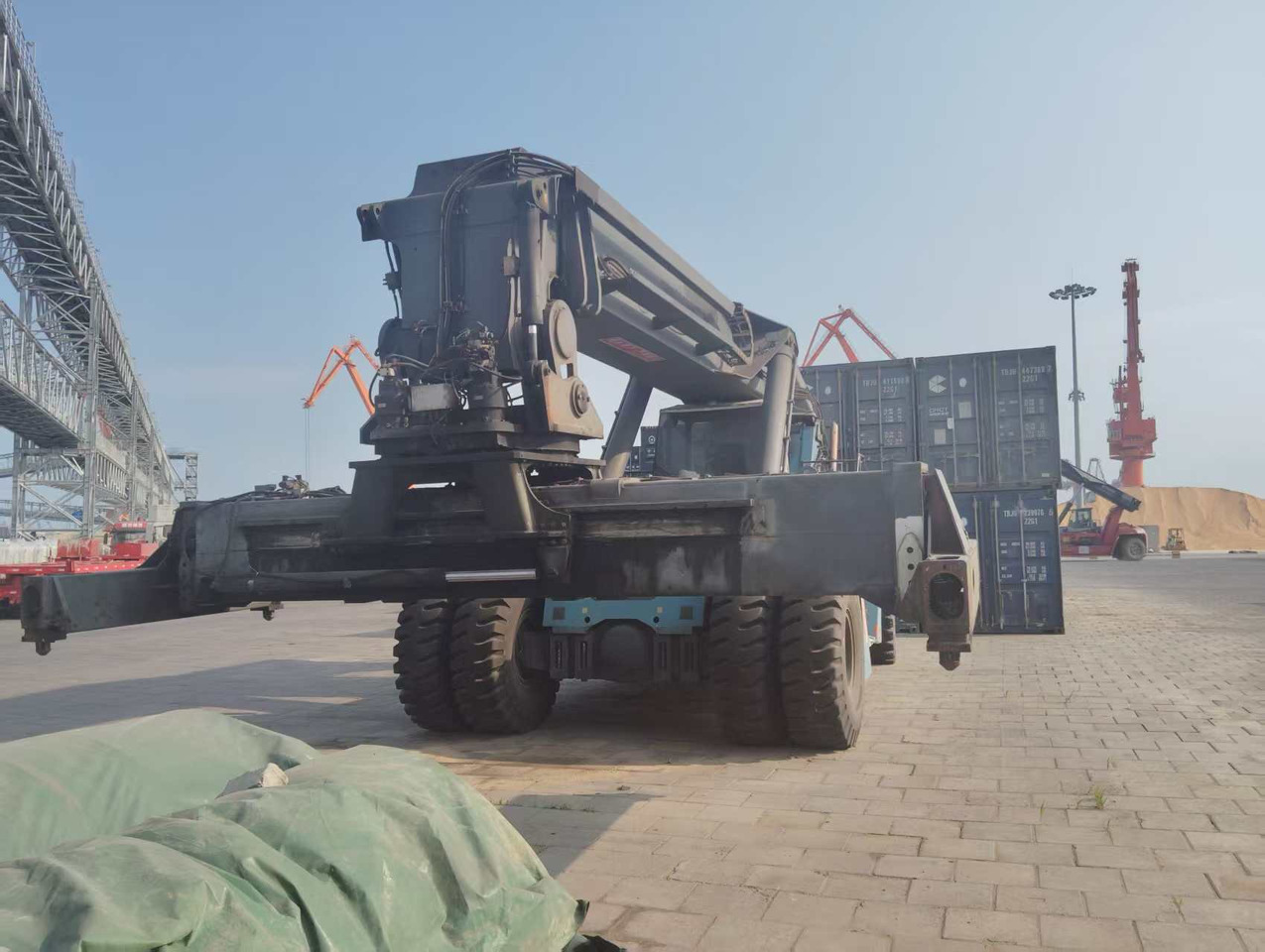 KONECRANES SMV 4531 TB5 - Xe tiếp cận xếp chồng: hình 3 KONECRANES SMV 4531 TB5 - Xe tiếp cận xếp chồng: hình 3