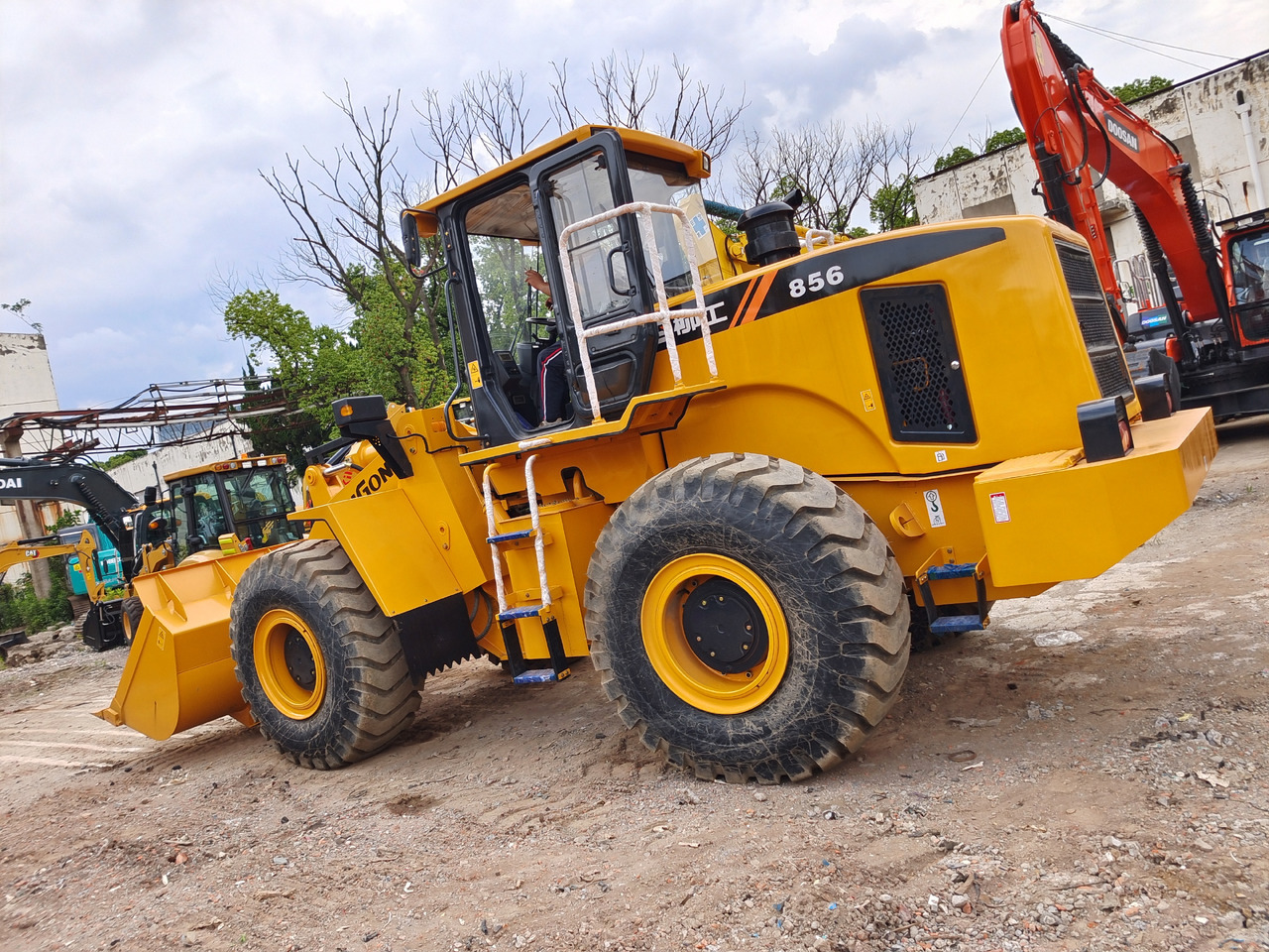 Máy xúc lật bánh lốp LIUGONG CLG 856: hình 7