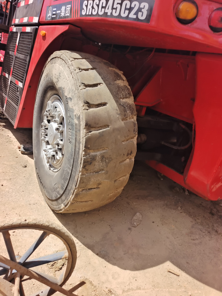 SANY SRSC45C23 45 TON - Xe tiếp cận xếp chồng: hình 5 SANY SRSC45C23 45 TON - Xe tiếp cận xếp chồng: hình 5