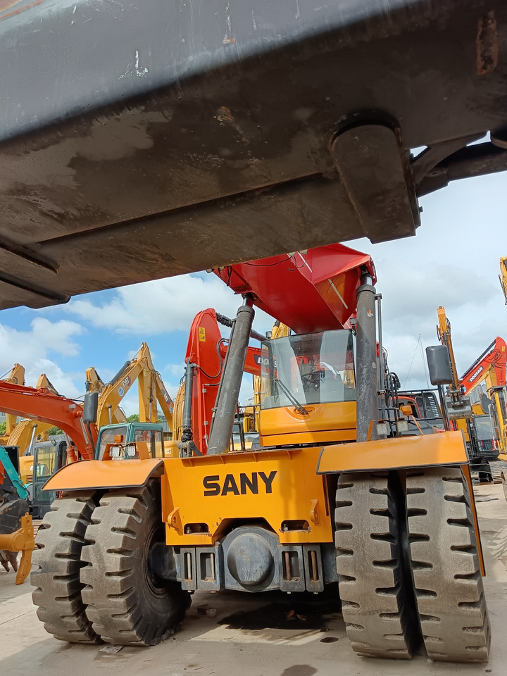 SANY SRSC45C30 REACH STACKER - Xe tiếp cận xếp chồng: hình 2 SANY SRSC45C30 REACH STACKER - Xe tiếp cận xếp chồng: hình 2