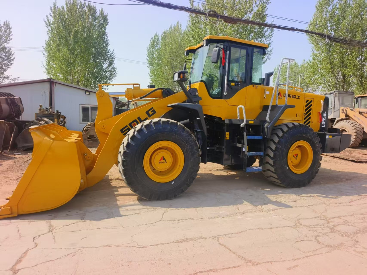SDLG LG 956L - Máy xúc lật bánh lốp: hình 1 SDLG LG 956L - Máy xúc lật bánh lốp: hình 1