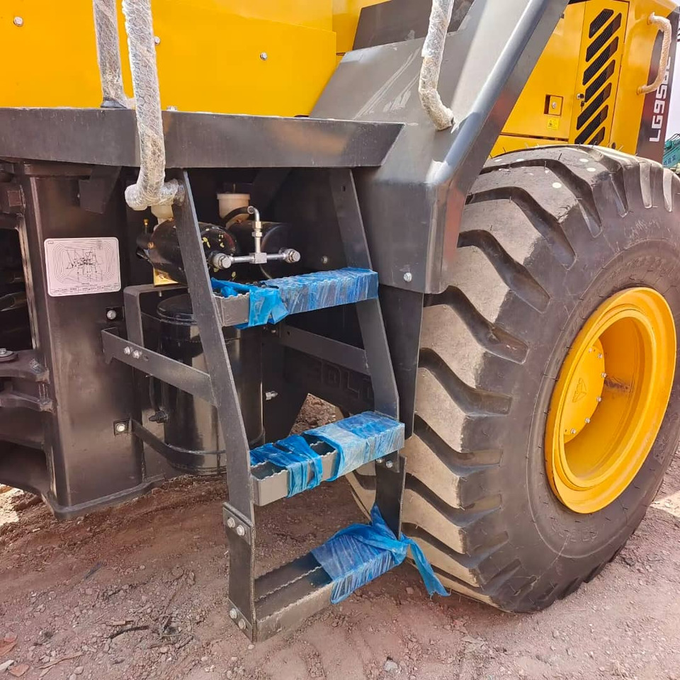 SDLG LG 956L - Máy xúc lật bánh lốp: hình 5 SDLG LG 956L - Máy xúc lật bánh lốp: hình 5