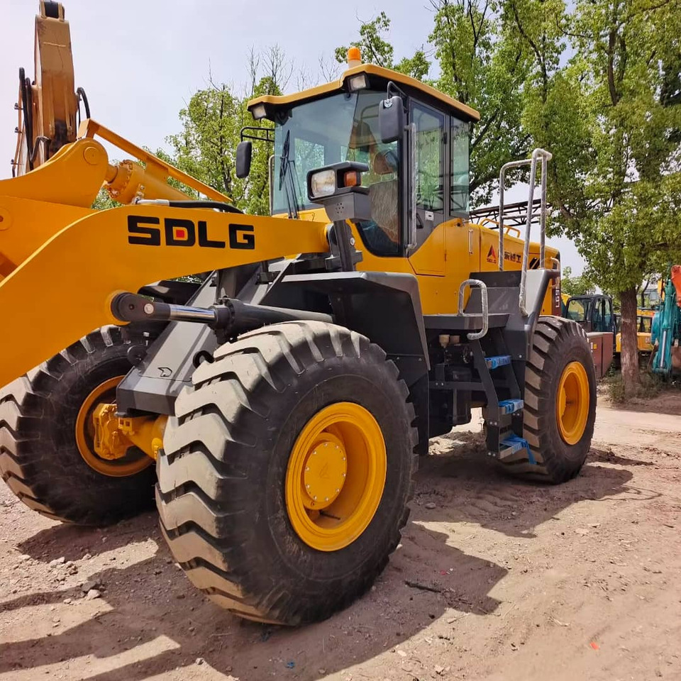 SDLG LG 956L - Máy xúc lật bánh lốp: hình 1 SDLG LG 956L - Máy xúc lật bánh lốp: hình 1