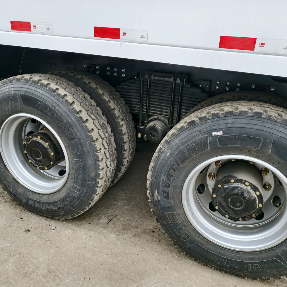 SHACMAN F3000 6*4 8*4 WITH AIR SUSPENSION - Xe ben: hình 3 SHACMAN F3000 6*4 8*4 WITH AIR SUSPENSION - Xe ben: hình 3