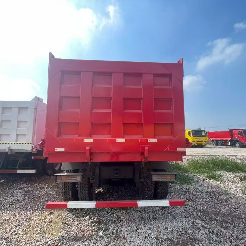 SHACMAN F3000 8*4 DUMP TRUCK - Xe ben: hình 3 SHACMAN F3000 8*4 DUMP TRUCK - Xe ben: hình 3