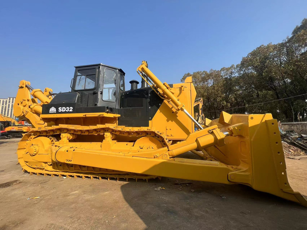 SHANTUI SD32 - Máy ủi: hình 5 SHANTUI SD32 - Máy ủi: hình 5