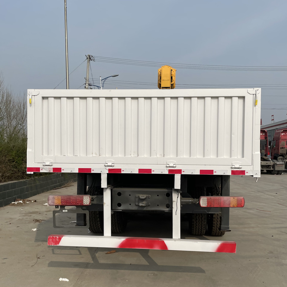 SINOTRUK HOWO 8 TON Knuckle Boom Crane TRUCK MOUNTED CRANE - Xe cẩu tự hành: hình 5 SINOTRUK HOWO 8 TON Knuckle Boom Crane TRUCK MOUNTED CRANE - Xe cẩu tự hành: hình 5