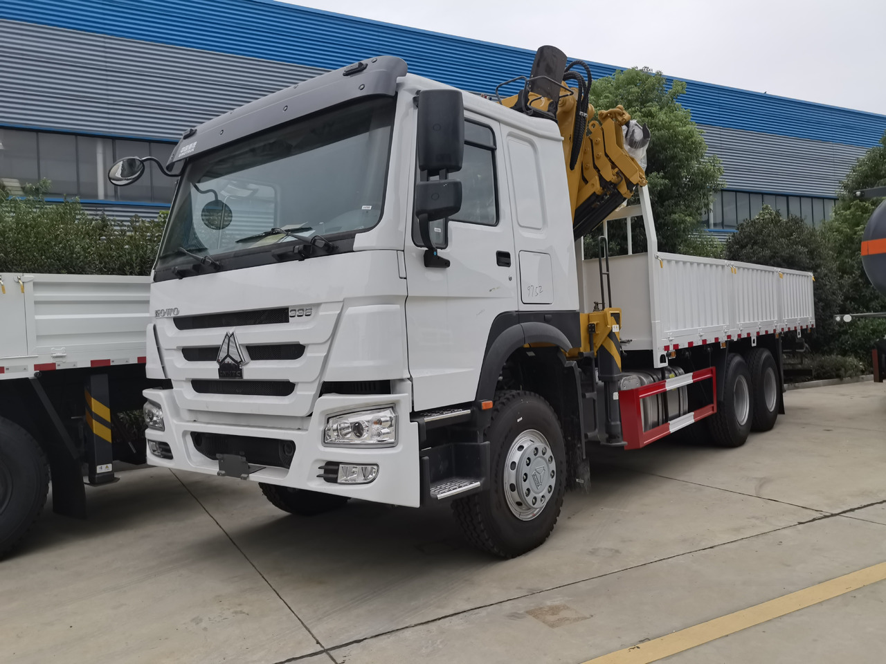 SINOTRUK HOWO 8 TON Knuckle Boom Crane TRUCK MOUNTED CRANE - Xe cẩu tự hành: hình 2 SINOTRUK HOWO 8 TON Knuckle Boom Crane TRUCK MOUNTED CRANE - Xe cẩu tự hành: hình 2