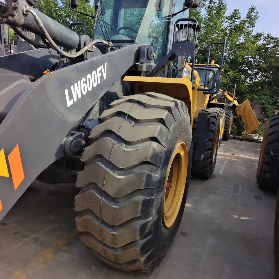 XCMG LW600FV - Máy xúc lật bánh lốp: hình 5 XCMG LW600FV - Máy xúc lật bánh lốp: hình 5