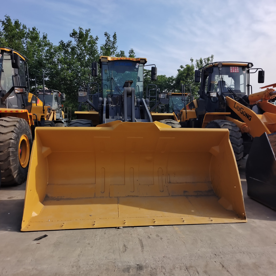 XCMG LW600FV - Máy xúc lật bánh lốp: hình 2 XCMG LW600FV - Máy xúc lật bánh lốp: hình 2