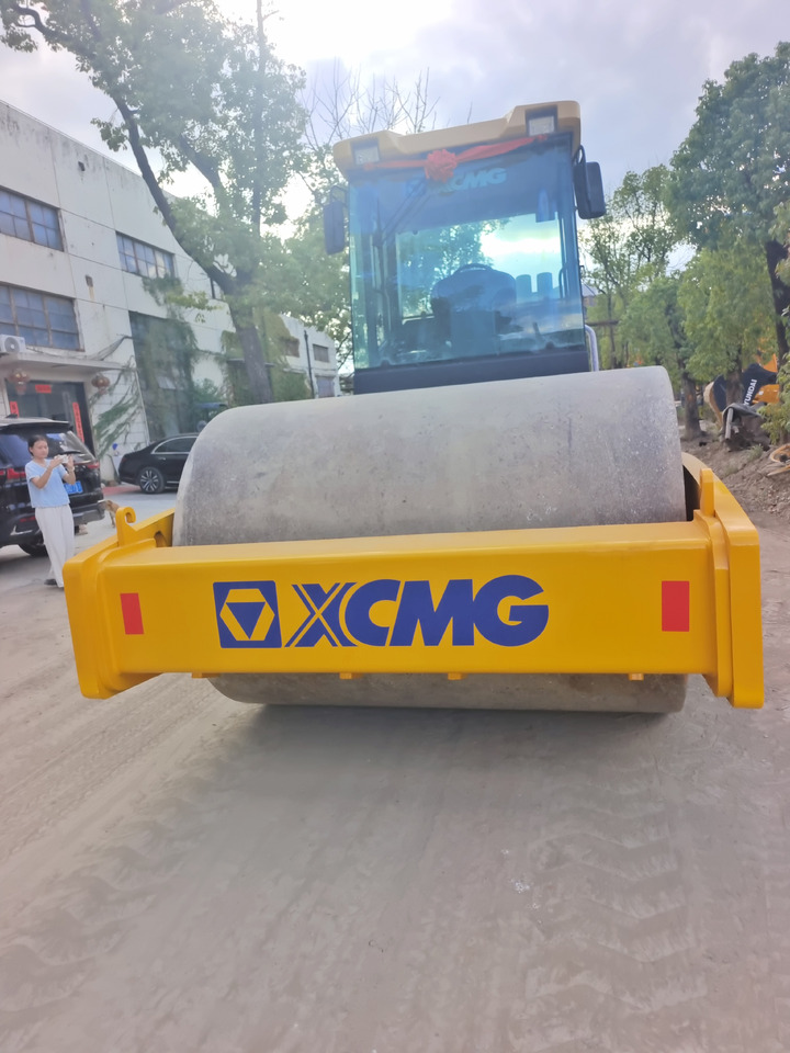 XCMG XS 223J - Máy lăn đường: hình 4 XCMG XS 223J - Máy lăn đường: hình 4