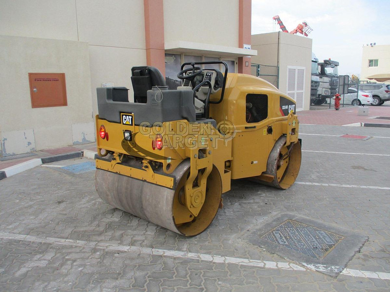 Caterpillar CB34B - Con lăn ruộng: hình 3 Caterpillar CB34B - Con lăn ruộng: hình 3
