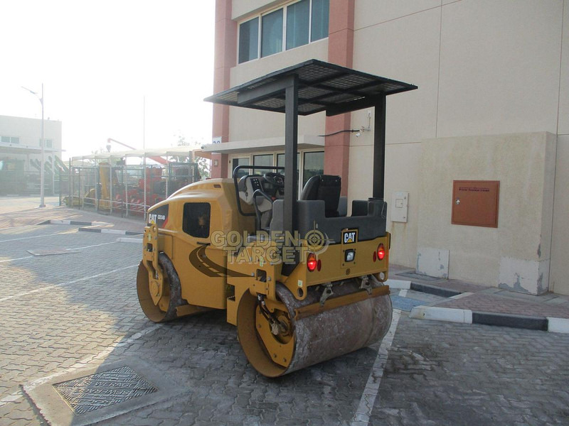 Caterpillar CB34B Tandem Roller - Con lăn ruộng: hình 4 Caterpillar CB34B Tandem Roller - Con lăn ruộng: hình 4