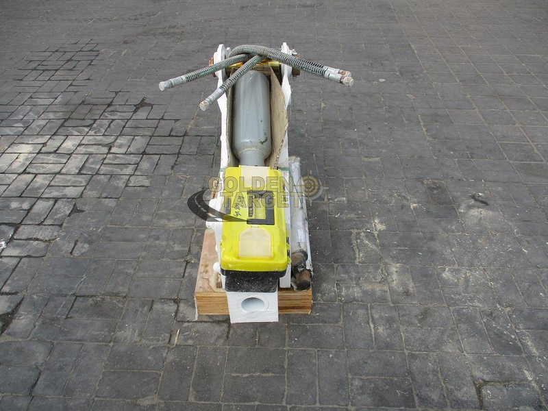 Hamm LY680 - Máy xúc lật: hình 4 Hamm LY680 - Máy xúc lật: hình 4