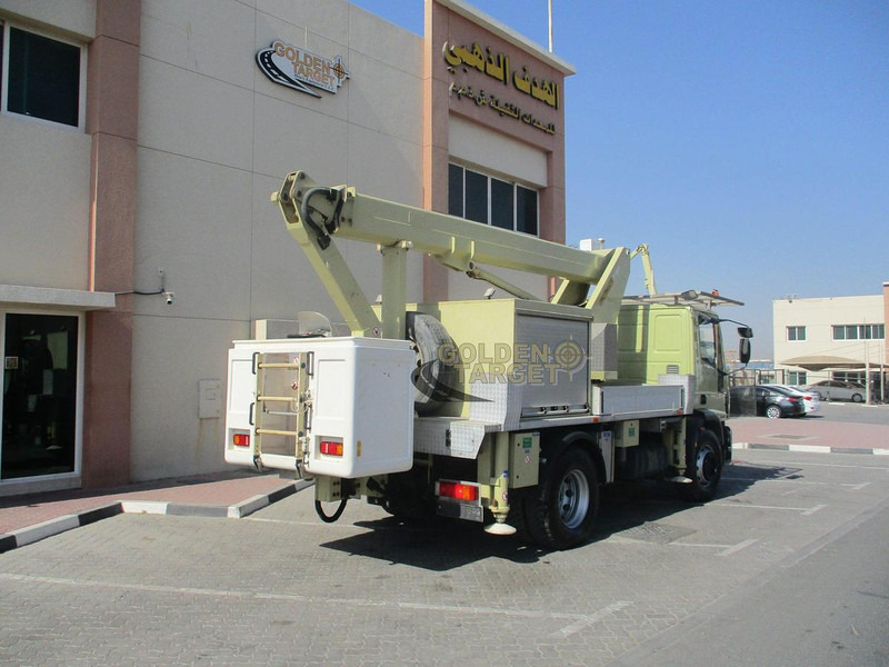 Iveco Euro Cargo 180E28 - Nền bục trên không: hình 2 Iveco Euro Cargo 180E28 - Nền bục trên không: hình 2