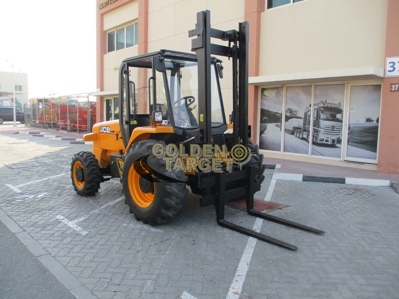 JCB 930 - Xe nâng diesel: hình 1 JCB 930 - Xe nâng diesel: hình 1