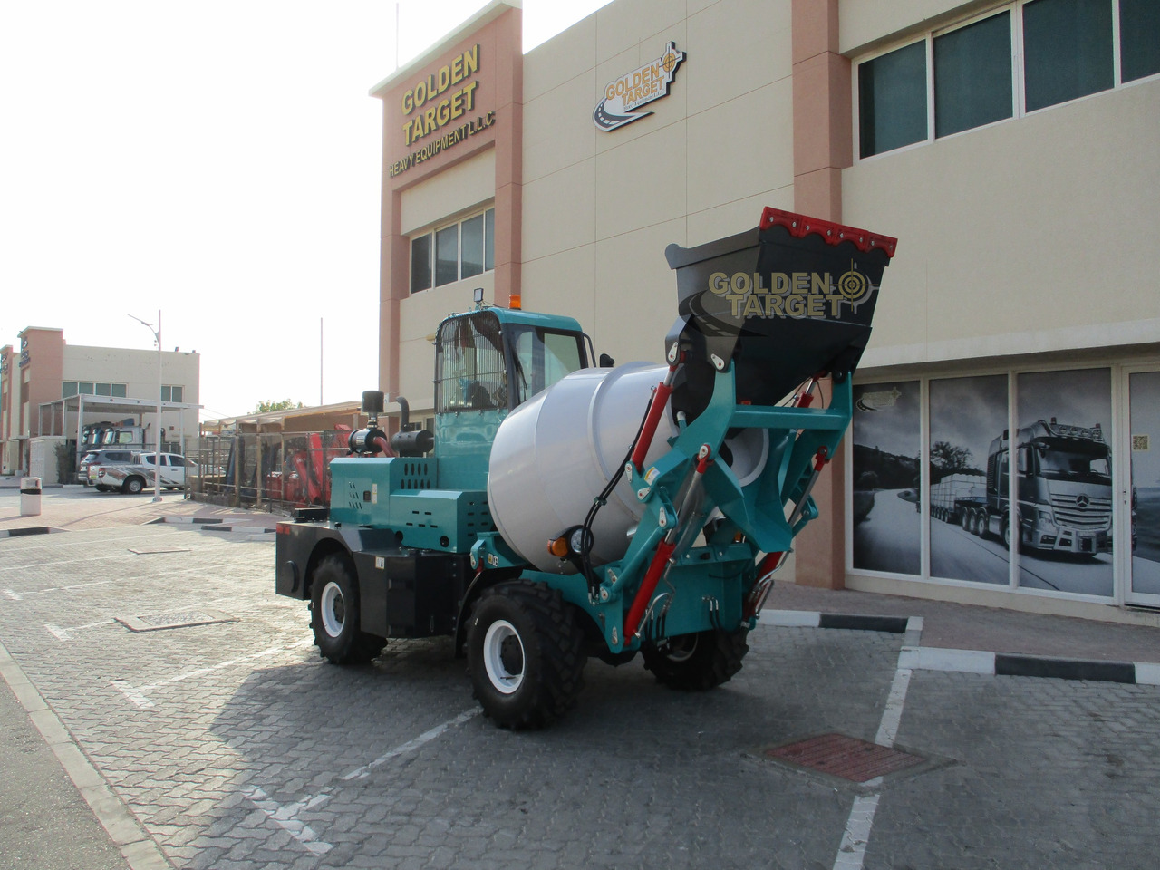LGCM H15 Self Loading Mixer - Xe trộn bê tông: hình 1 LGCM H15 Self Loading Mixer - Xe trộn bê tông: hình 1