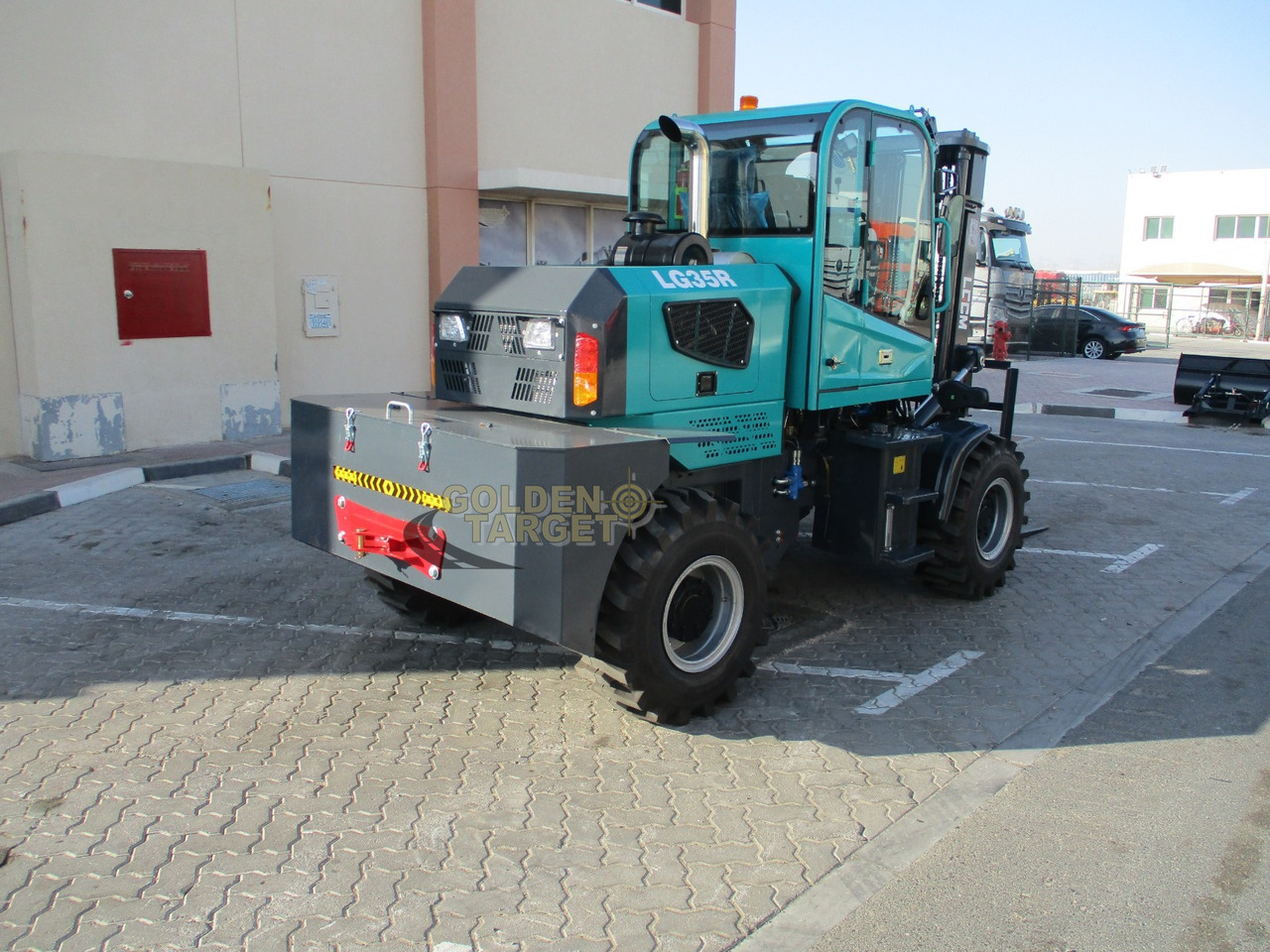 LGCM LG35R Rough Terrain Forklift - Xe nâng diesel: hình 3 LGCM LG35R Rough Terrain Forklift - Xe nâng diesel: hình 3