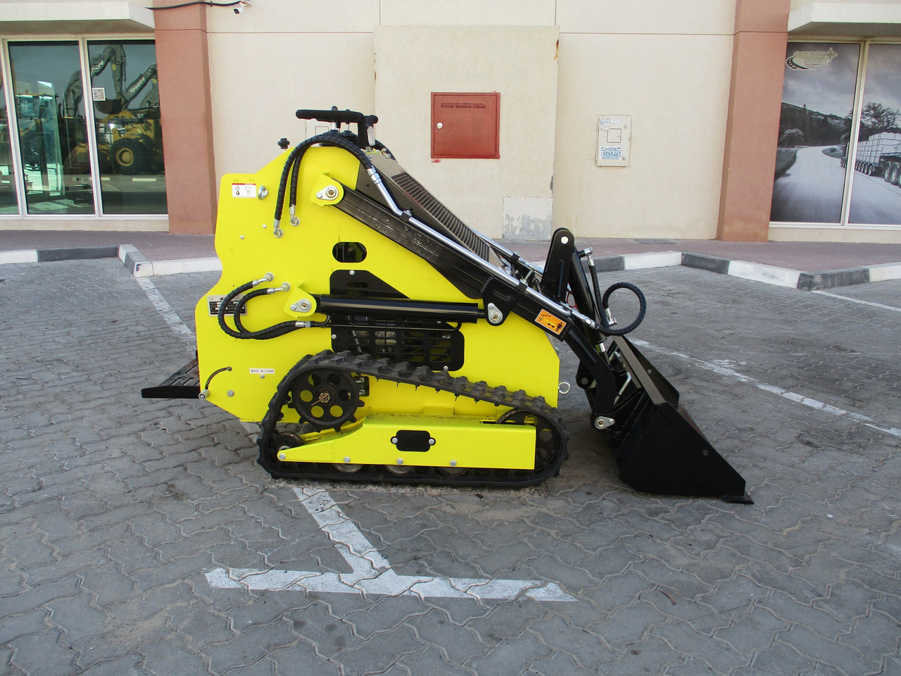 MACHPRO MPS330 Mini Skid Steer - Máy xúc lật đa năng: hình 5 MACHPRO MPS330 Mini Skid Steer - Máy xúc lật đa năng: hình 5