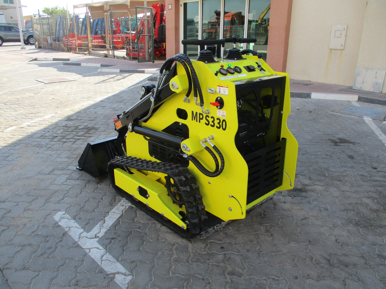 MACHPRO MPS330 Mini Skid Steer - Máy xúc lật đa năng: hình 4 MACHPRO MPS330 Mini Skid Steer - Máy xúc lật đa năng: hình 4