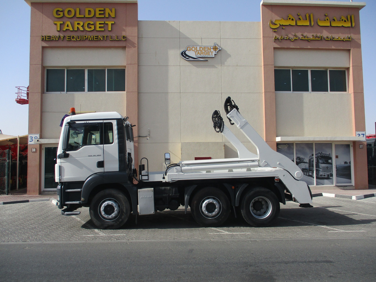 Xe tải chở thùng nhỏ MAN TGS 26.360 6x2 Skip Loader: hình 6