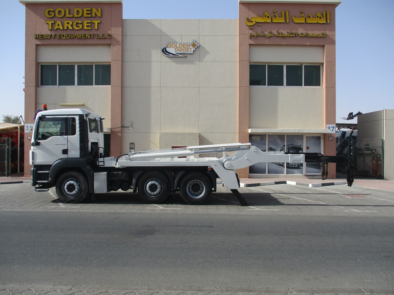 Xe tải chở thùng nhỏ MAN TGS 26.360 6x2 Skip Loader: hình 7