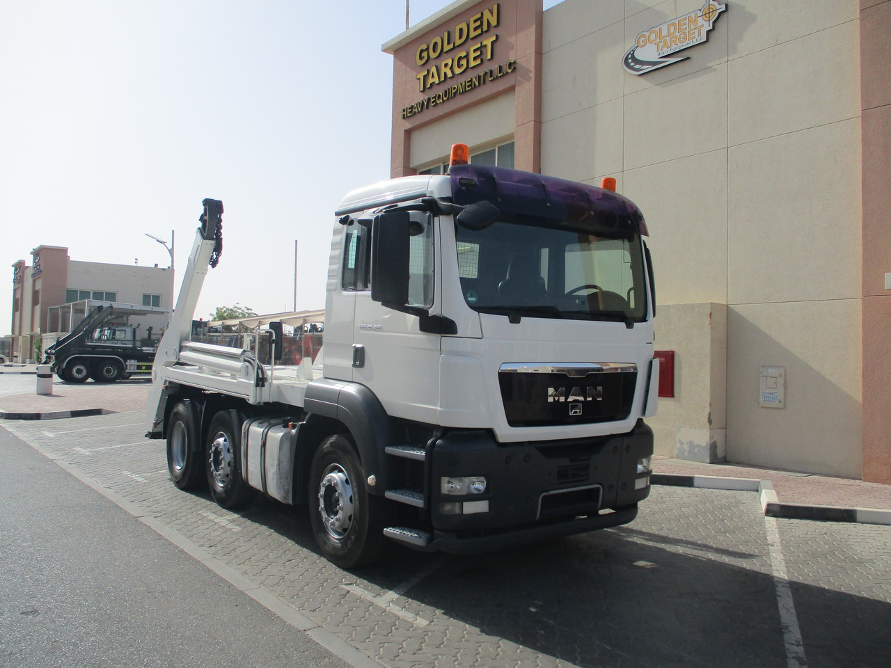 MAN TGS 26.360 6x2 Skip Loader - Xe tải chở thùng nhỏ: hình 1 MAN TGS 26.360 6x2 Skip Loader - Xe tải chở thùng nhỏ: hình 1