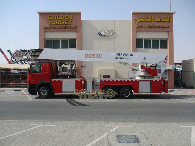 Mercedes-Benz - Nền bục trên không: hình 5 Mercedes-Benz - Nền bục trên không: hình 5