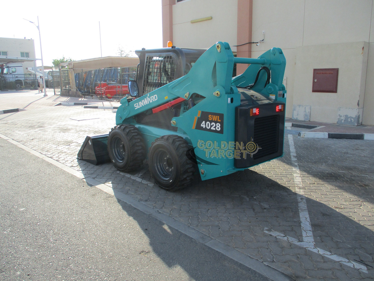 SUNWARD SWL4028 Skid Steer - Máy xúc lật đa năng: hình 4 SUNWARD SWL4028 Skid Steer - Máy xúc lật đa năng: hình 4