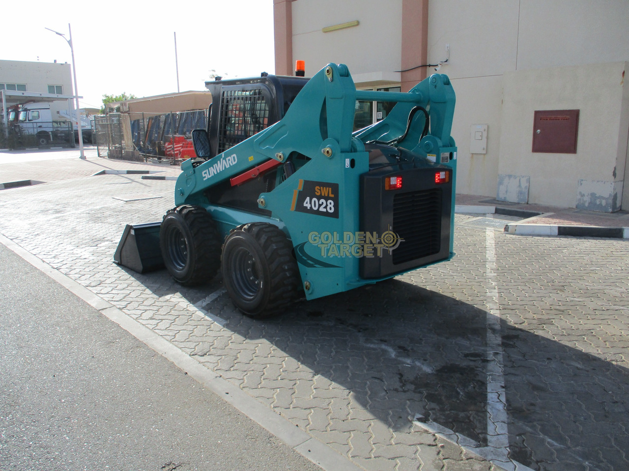 SUNWARD SWL4028 Skid Steer - Máy xúc lật đa năng: hình 4 SUNWARD SWL4028 Skid Steer - Máy xúc lật đa năng: hình 4