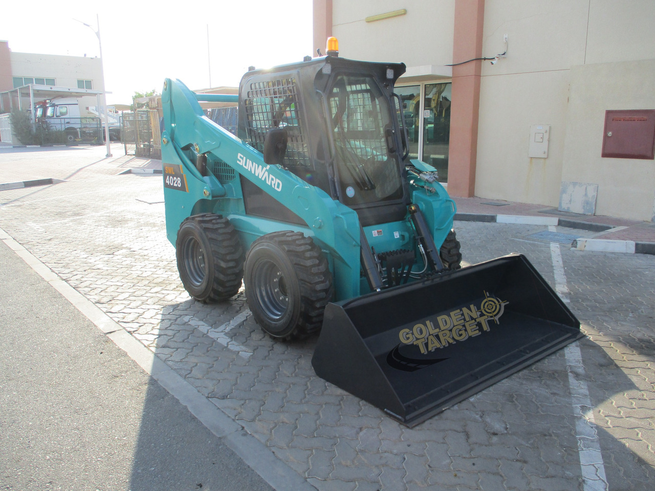 SUNWARD SWL4028 Skid Steer - Máy xúc lật đa năng: hình 1 SUNWARD SWL4028 Skid Steer - Máy xúc lật đa năng: hình 1