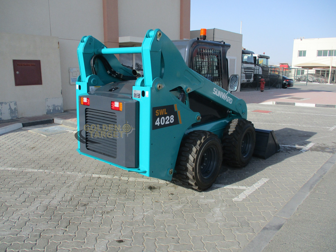 SUNWARD SWL4028 Skid Steer Loader - Máy xúc lật đa năng: hình 3 SUNWARD SWL4028 Skid Steer Loader - Máy xúc lật đa năng: hình 3