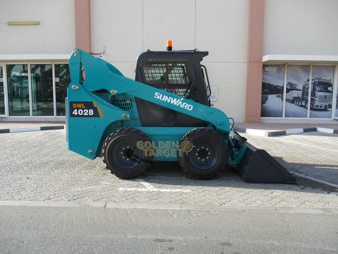 SUNWARD SWL4028 Skid Steer Loader - Máy xúc lật đa năng: hình 5 SUNWARD SWL4028 Skid Steer Loader - Máy xúc lật đa năng: hình 5