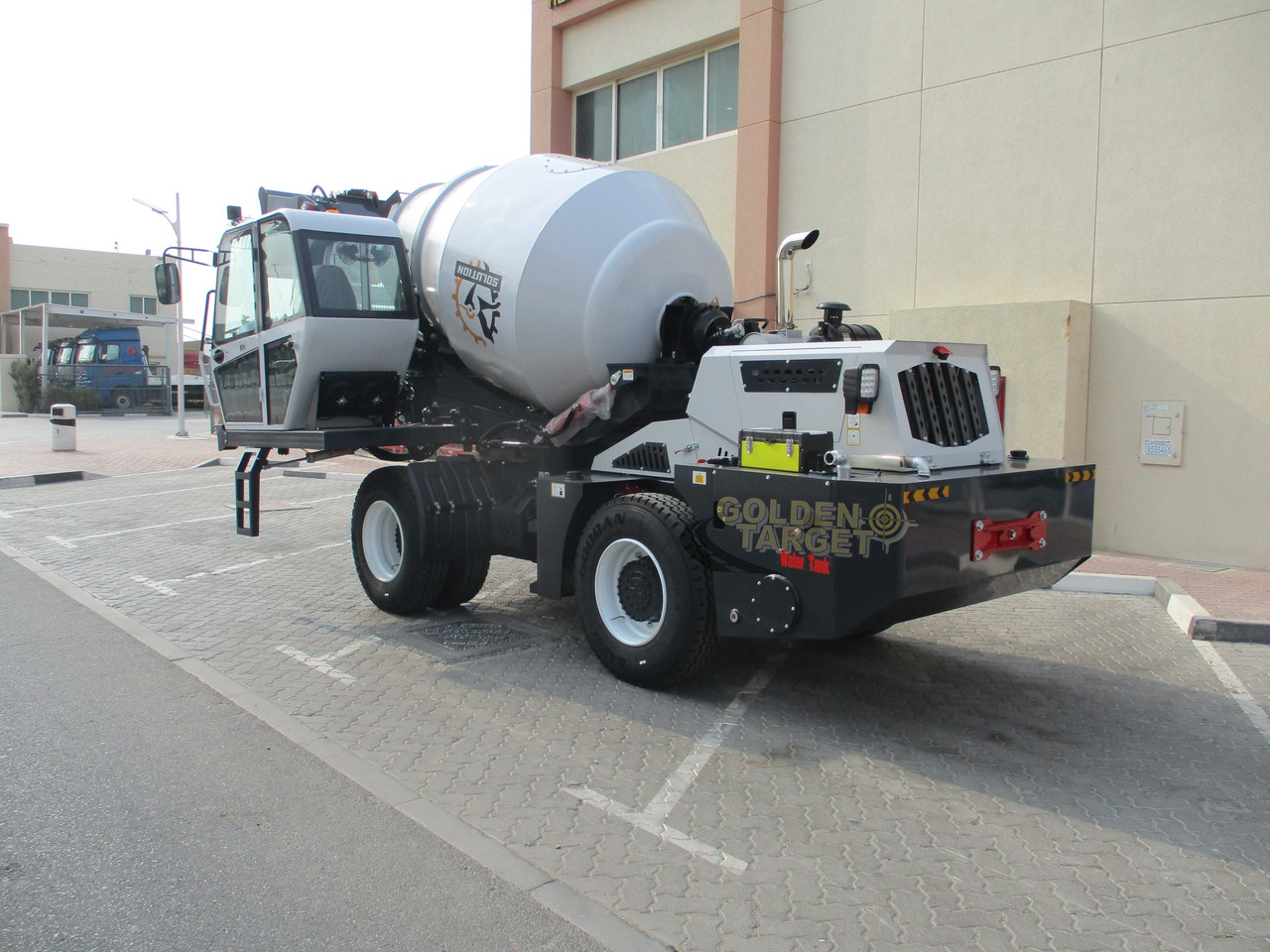 Solution H35 Self Loading Mixer - Xe trộn bê tông: hình 1 Solution H35 Self Loading Mixer - Xe trộn bê tông: hình 1