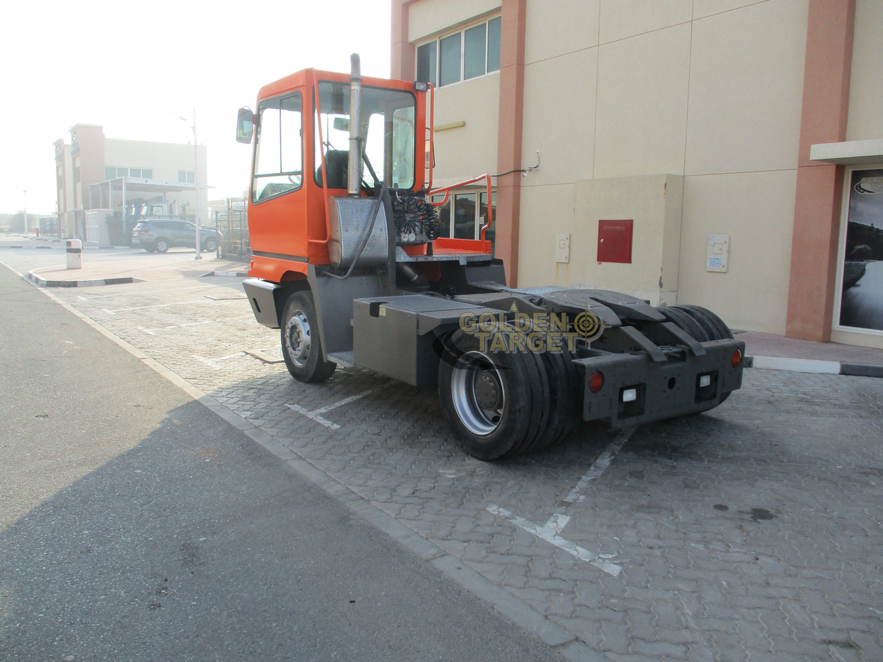 Terberg YT222 4x2 Terminal Truck - Máy cày trạm: hình 4 Terberg YT222 4x2 Terminal Truck - Máy cày trạm: hình 4
