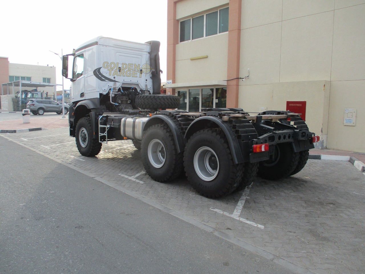 Mercedes-Benz Arocs 3342 6x6 Head Truck - Xe đầu kéo: hình 4 Mercedes-Benz Arocs 3342 6x6 Head Truck - Xe đầu kéo: hình 4