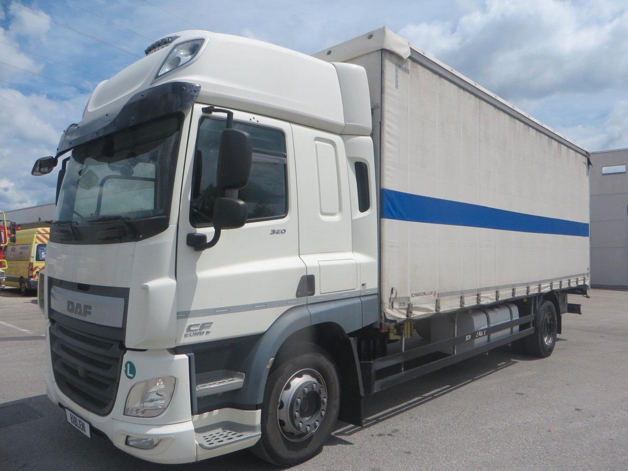 DAF CF320 4x2 18T Curtainside 7.70m - Xe tải thùng mui bạt: hình 1 DAF CF320 4x2 18T Curtainside 7.70m - Xe tải thùng mui bạt: hình 1