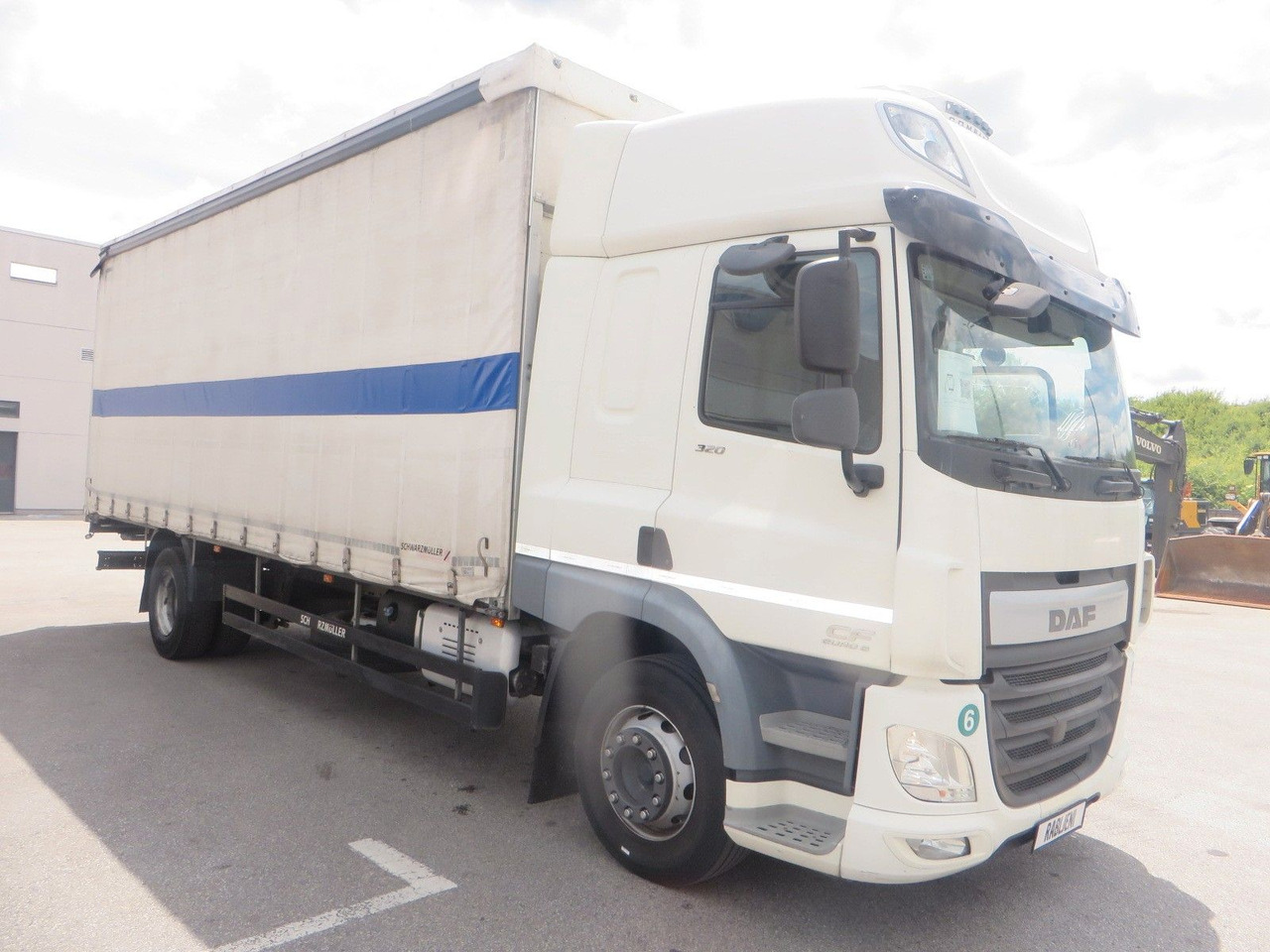 DAF CF320 4x2 18T Curtainside 7.70m - Xe tải thùng mui bạt: hình 2 DAF CF320 4x2 18T Curtainside 7.70m - Xe tải thùng mui bạt: hình 2